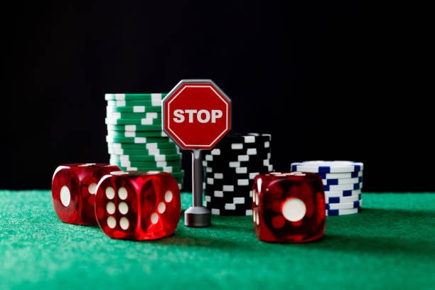 Antarmuka aplikasi mobile ligalotus menampilkan menu permainan slot dan taruhan olahraga